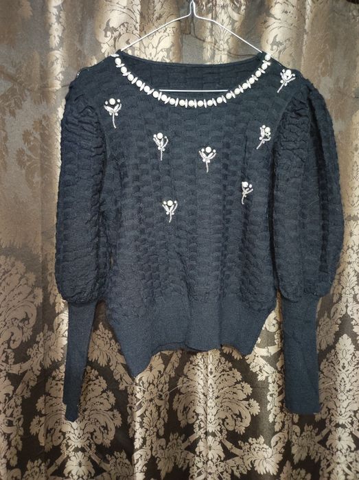 Pulovere noi, model deosebit