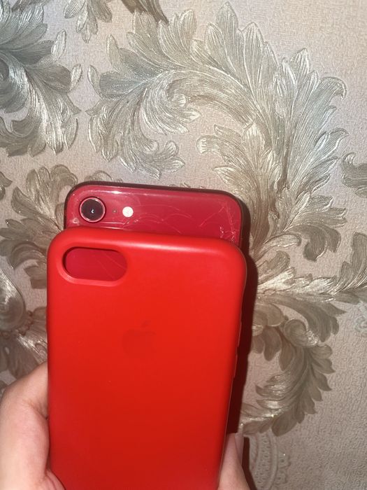 Iphone se 2/2020 RED