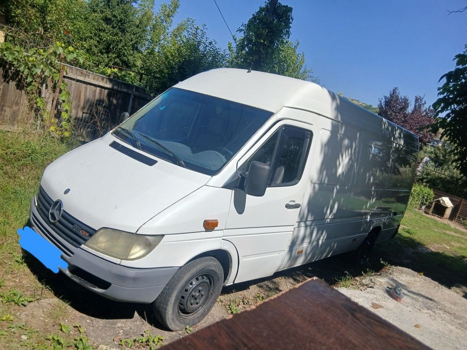 Vand sau schimb mercedes sprinter 311