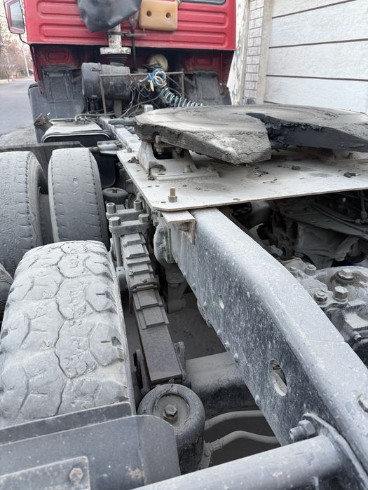 Kamaz tigach 1989 yil xolati yaxshi 3-4 oysan beri turbti yurb rurgan