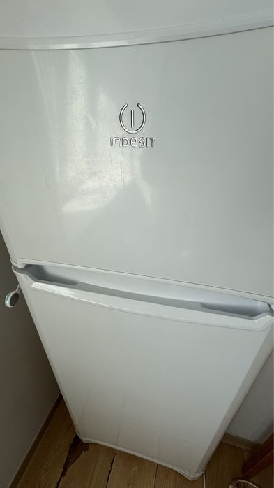 Холодильник INDESIT в отличном рабочем  состоянии
