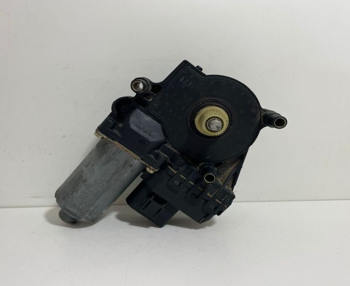 Motoras macara  Bosch geam dreapta fata 0130821774 Audi A6 4B/C5 (fac