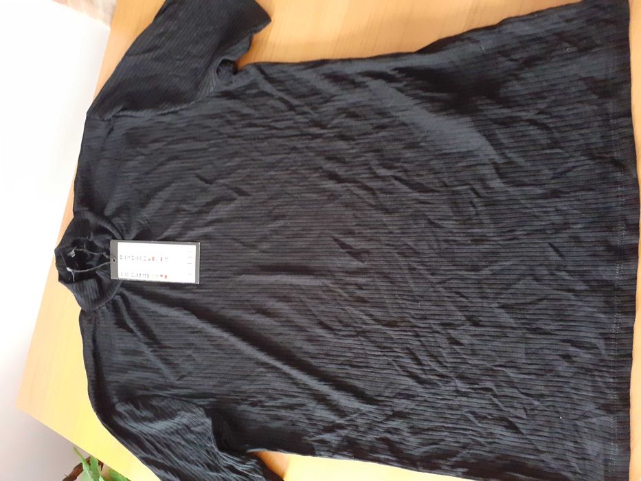 Полу блуза с къс ръкав