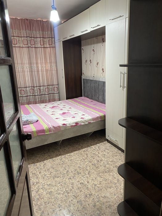 Продам 3 х ком кв 2 эт центр