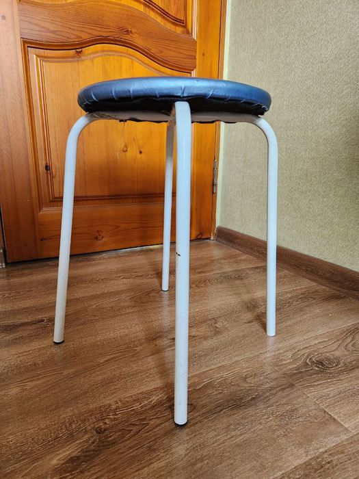 Продается один стул