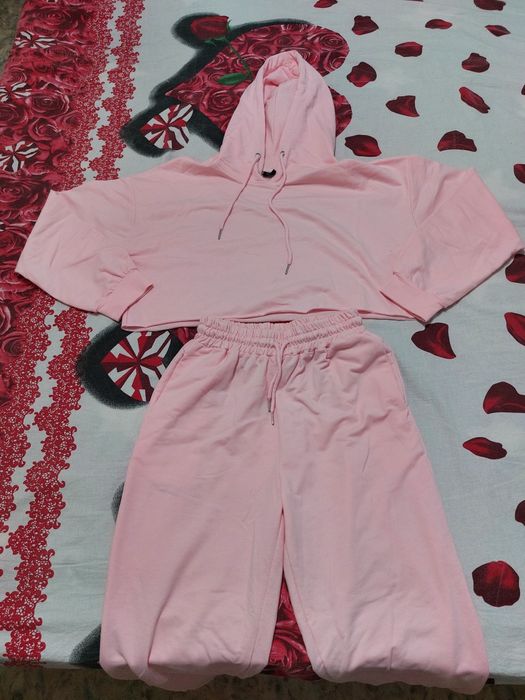 Продам Спортивный костюм