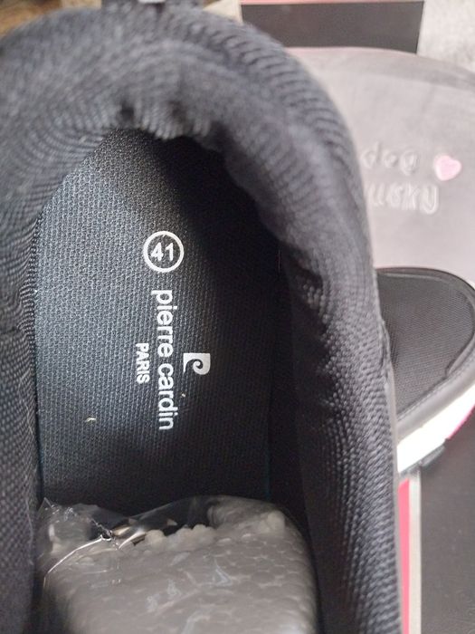 Шикарные брендовые кроссовки