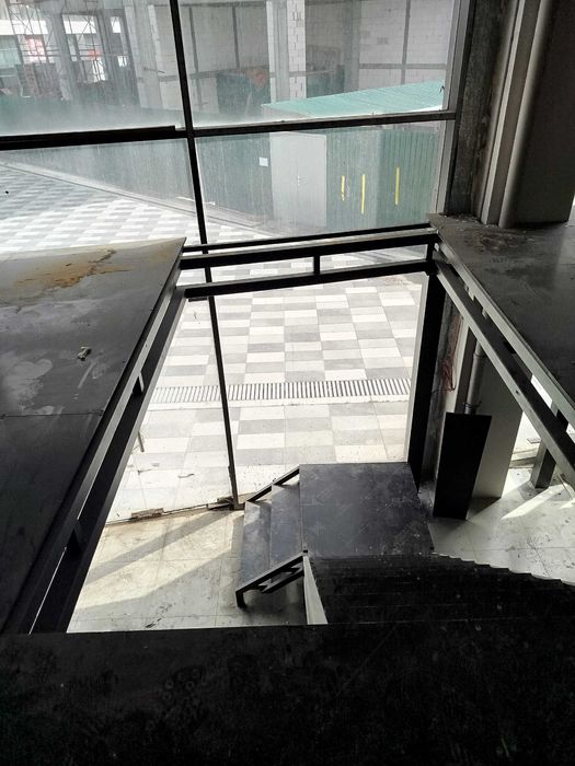 в Центре помещение под любой вид деятельности два этажа