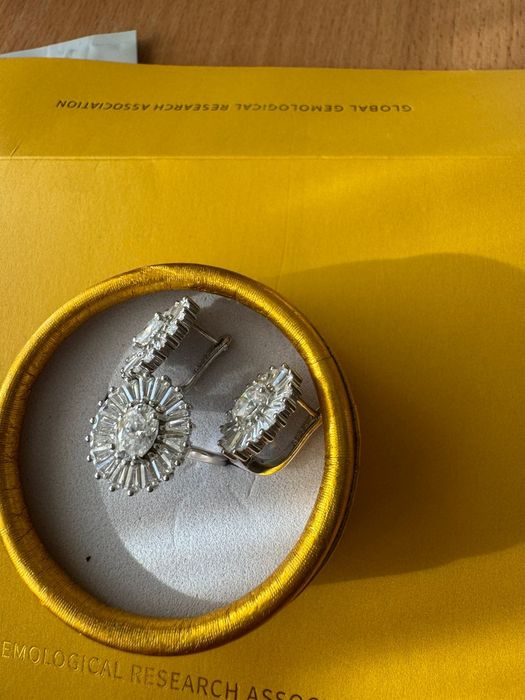 Набор из серебра. Камни муассаниты