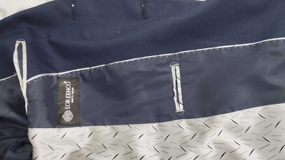 Продам классический костюм