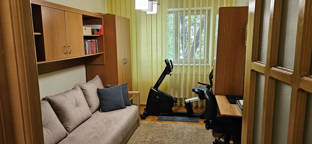 Vând apartament 4 camere zonă centrală