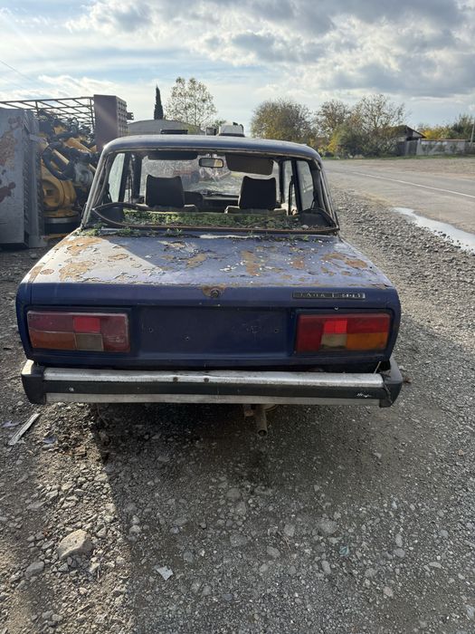 Лада 5 ца 2105  бензин на части