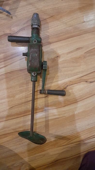 Ръчна дрелка и зеги