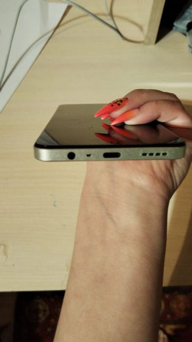 Смартфон реалми в хорошем состоянии