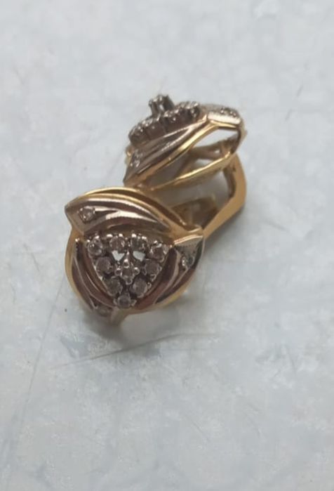 Зол серьги с брилл 750 проба