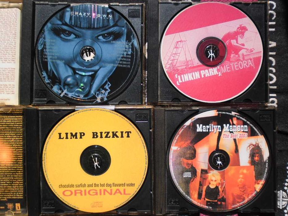 Продавам малко CD та+ едно VHS