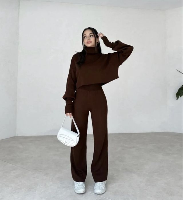 Дамски плетен комплект