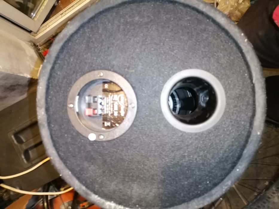 Boxă bass auto 100w perfect funcțională, adusă din Germania,tun de bas