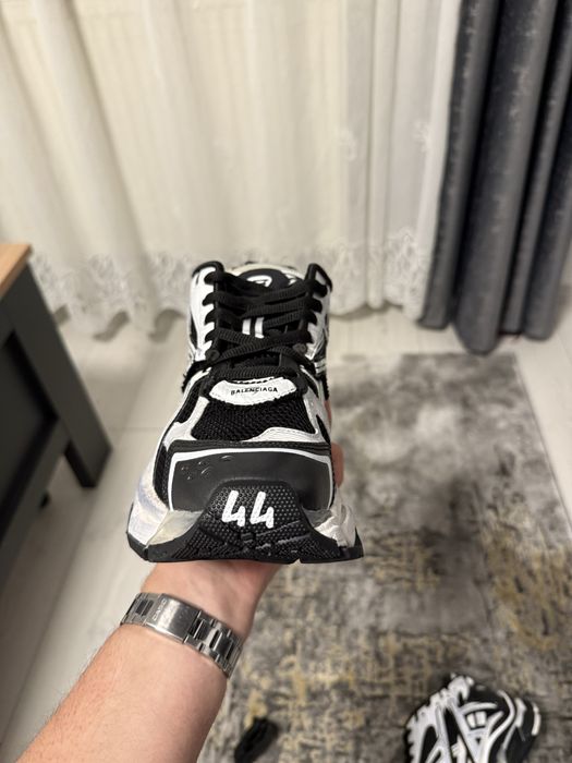 Balenciaga Runner 44