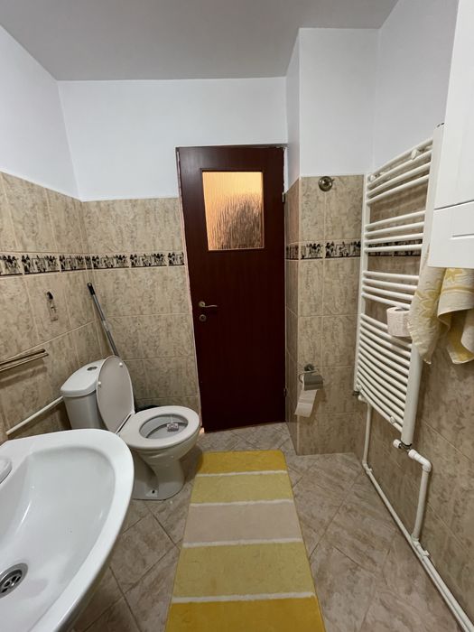 Vand/ Schimb Apartament 3 camere cu 2 camere Barlad