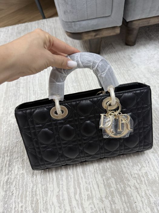 Сумка Dior D-Joy Medium