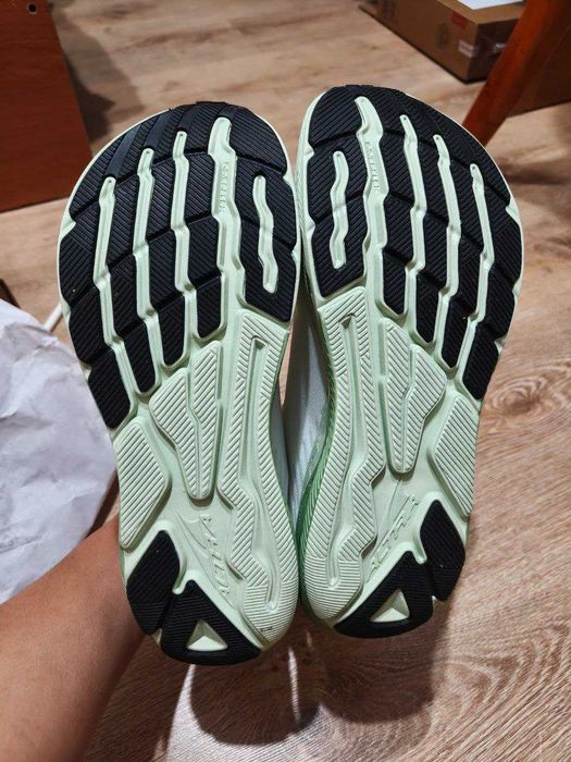 Кроссовки Altra р42