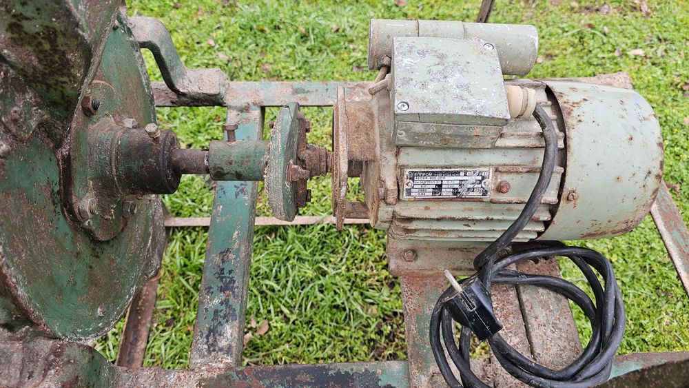 Фружомелка за млеке на зърно работи безупречно.