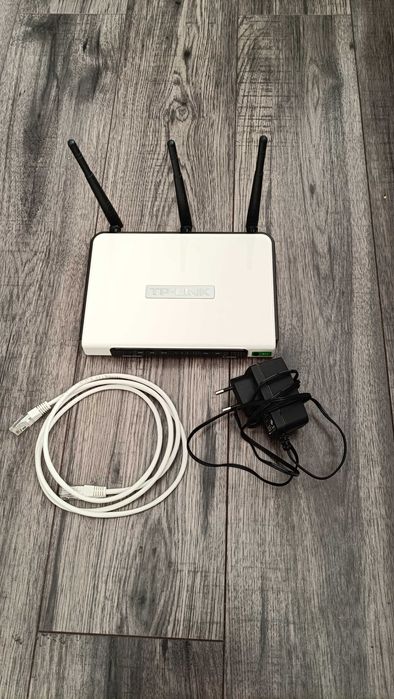 Vând router TP Link, ca nou.
