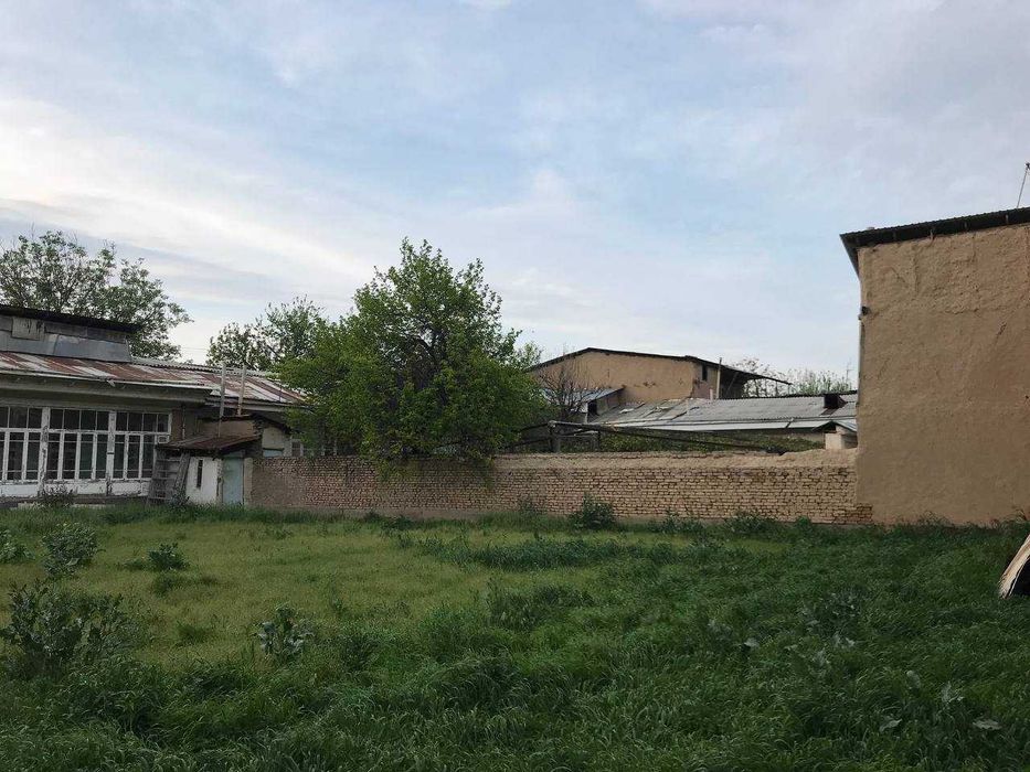 Uchtepa Jurjoni mahallasida 9 sotix uy sotiladi.