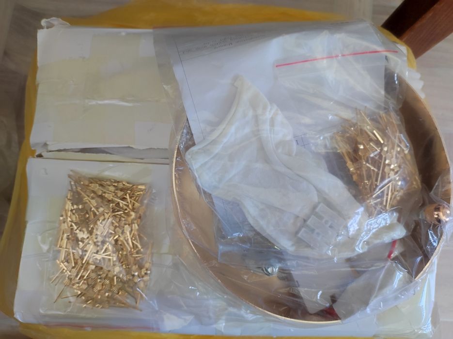 Продается новая, красивая люстра