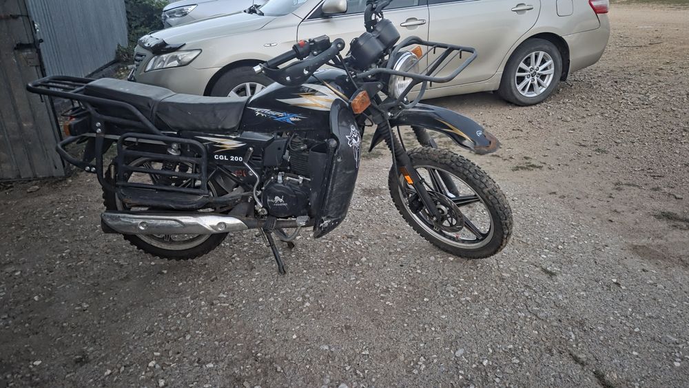 Продам мотоцикл 200кубиков,