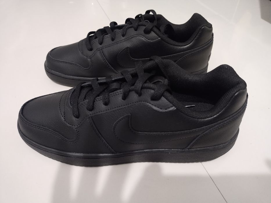 Кроссовки Nike новые