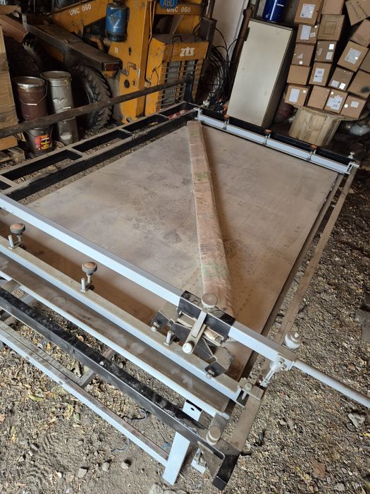 Стол для изготовления знаков