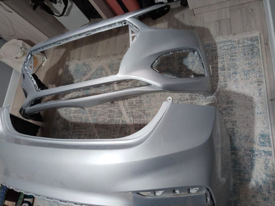 Продам бампера и аккумуляторы