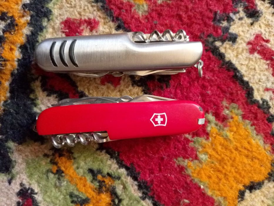 Продам швейцарские ножи.