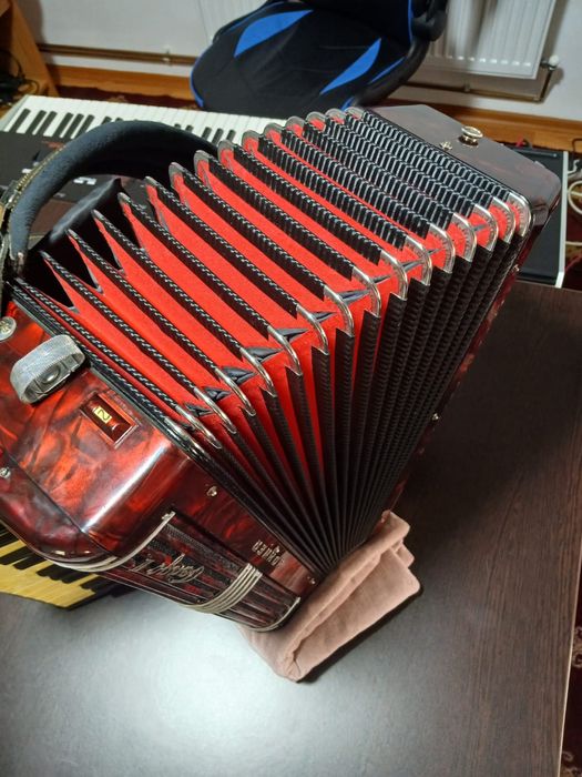 Vând Hohner Tango II