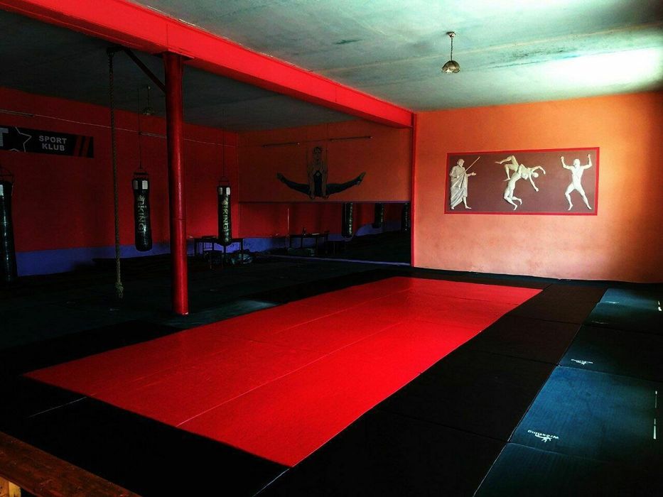 Резиновые покрытие rezinoviy nalivnoy pokritiya Резина коплама, Хард