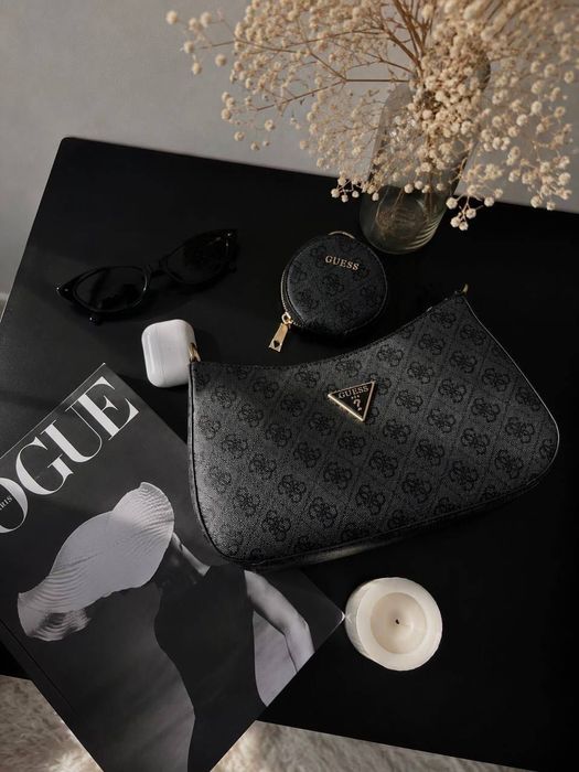 Черная сумка Guess
