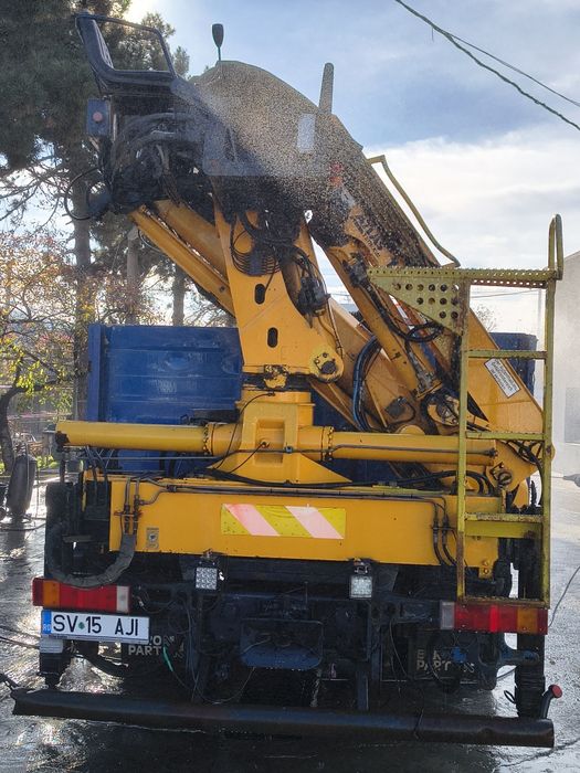 Camion cu macara MAN