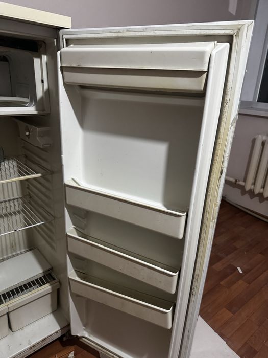 Продам холодильник в рабочем состояние