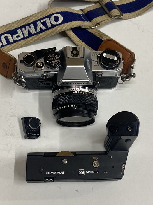 Aparat foto SLR Olympus OM 10,ob 50 mm f 1.8 Grip