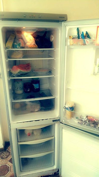 Самсунг холодильник сотилади
