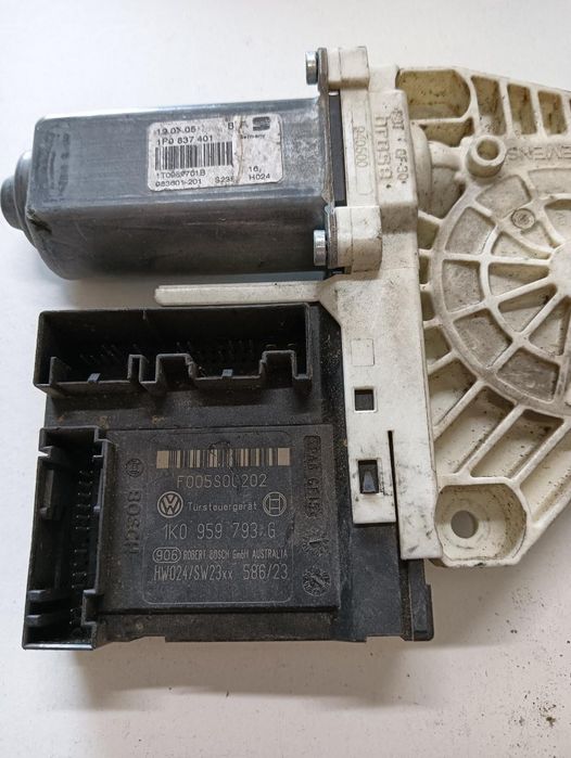 Motoras Geam Pivotant Stanga Fata Seat Leon Ii 1P1 2005 - 2013 1K0959793G