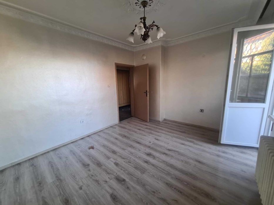 Продава се Четиристаен апартамент в Хасково, Македонски - 122 кв.м за 753 €/кв.м - Снимка #6