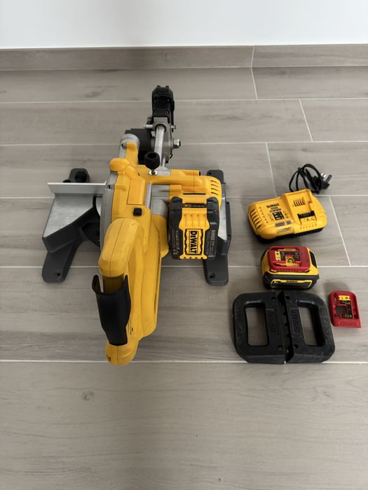 Circular Dewalt DCS 777T2