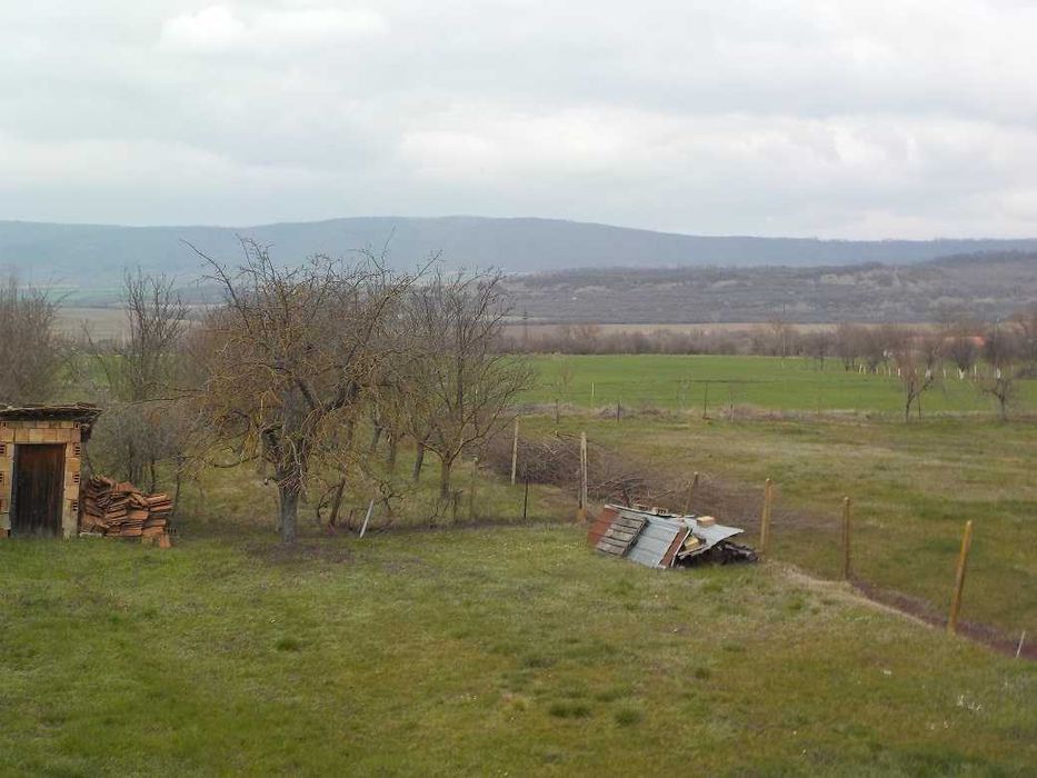 Собственик продава едноетажна масивна къща,с Градница,област Габрово