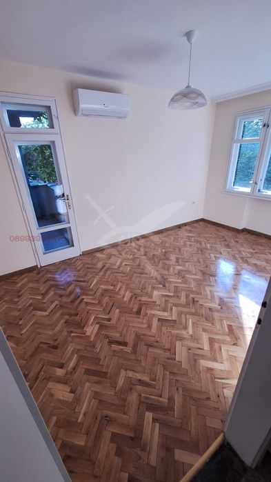 Дава се под наем Офис в Пловдив, Център - 110 кв.м за 598.23 € - Снимка #1