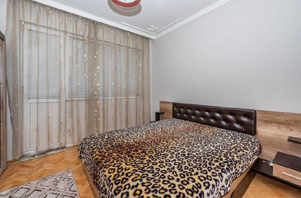 Продава се Тристаен апартамент в Пловдив, Младежки Хълм - 100 кв.м за 862 €/кв.м - Снимка #4