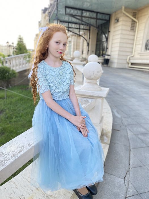 Красивое платье на девочку 10-12 лет