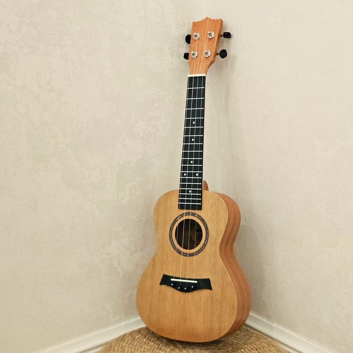 Продам разные укулеле